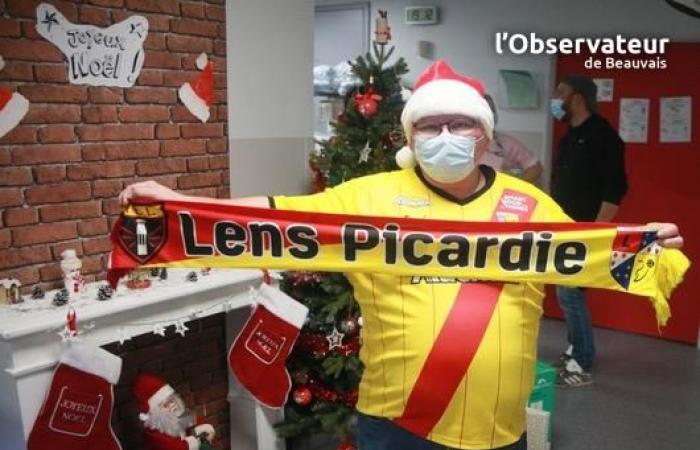 Questi fan di RC Lens hanno interpretato Babbo Natale per i bambini dell'ospedale di Beauvais