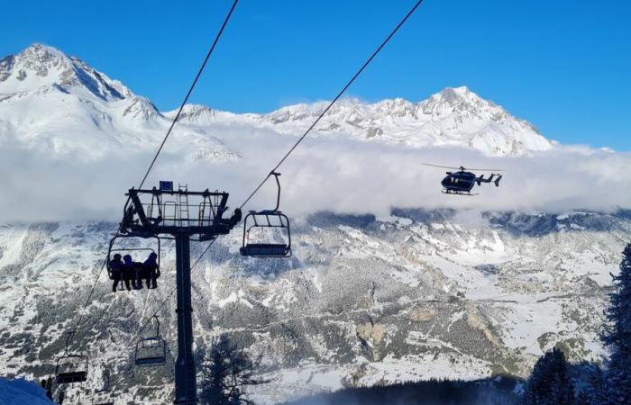 Savoia: una seggiovia in panne a La Norma, un centinaio di sciatori evacuati in elicottero