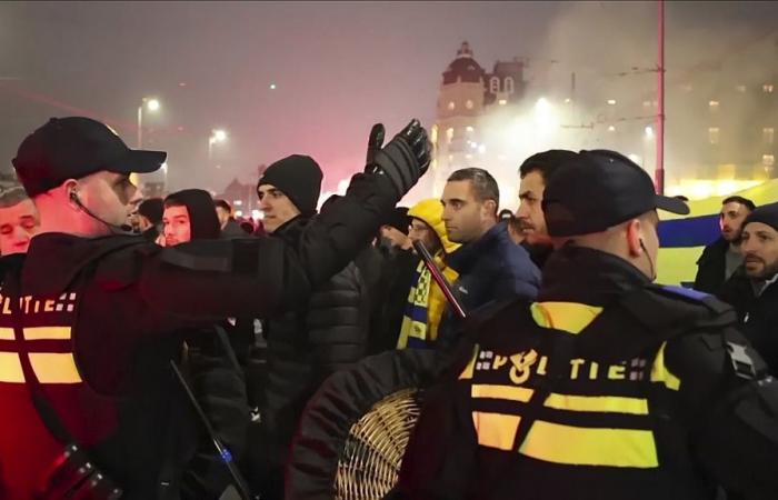 cinque uomini condannati per attacchi antisemiti a margine della partita dell'Ajax Maccabi