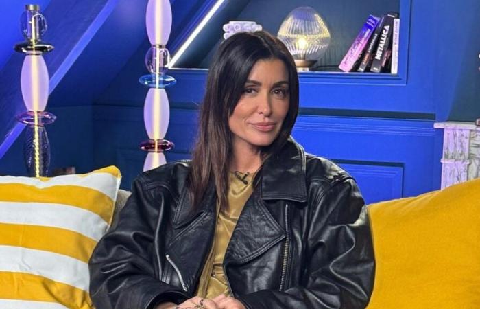 Jenifer in bustier scollato XXL per Capodanno, a 42 anni la cantante è ancora più hot che mai