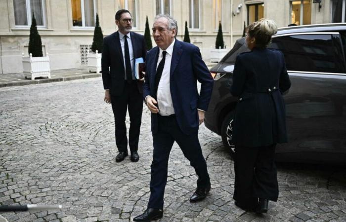 Francia, ecco il governo Bayrou: Darmanin alla Giustizia, Barrot agli Esteri, Lombard all’Economia. Bardella: «Coalizione fallimentare»