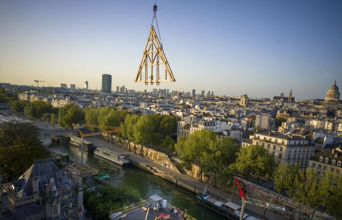 La ricostruzione di Notre-Dame de Paris, l'occhio dei fotografi nel cuore del cantiere