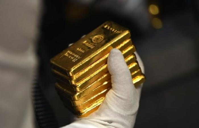 Il prezzo dell'anello d'oro e SJC “continuano a stretto contatto”, il mondo è leggermente aumentato, Bitcoin ha smesso di “cadere”