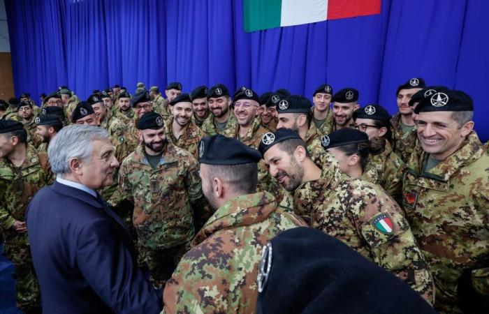 Migranti, il governo italiano vuole riprendere i trasferimenti verso i centri in Albania