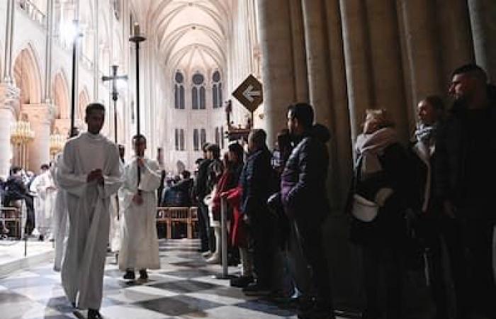 [PHOTOS] Le prime messe di Natale a Notre-Dame dopo l'incendio riempiono di “gioia” i fedeli