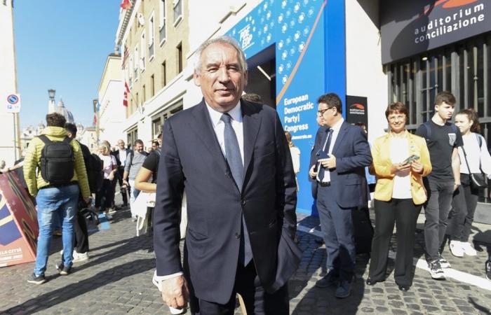 Francia ufficializzate le nomine del nuovo governo Bayrou