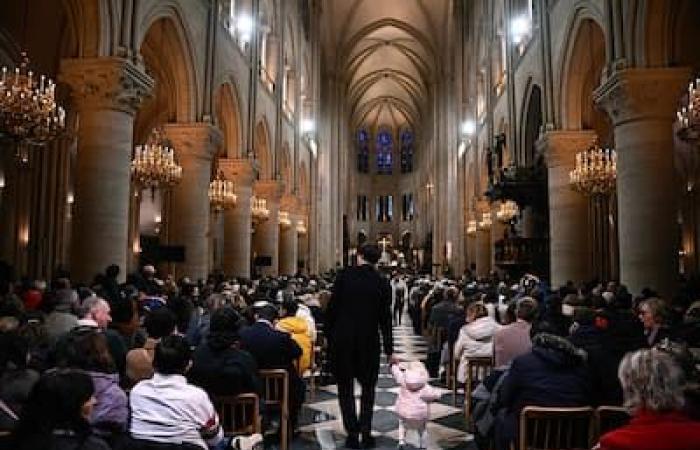 [PHOTOS] Le prime messe di Natale a Notre-Dame dopo l'incendio riempiono di “gioia” i fedeli