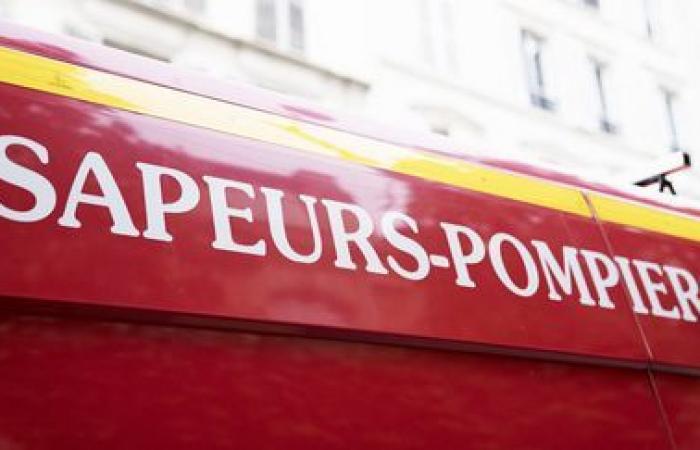 un grande incendio vicino alla stazione di Saint-Lazare, bruciati 300 metri quadrati di tetto