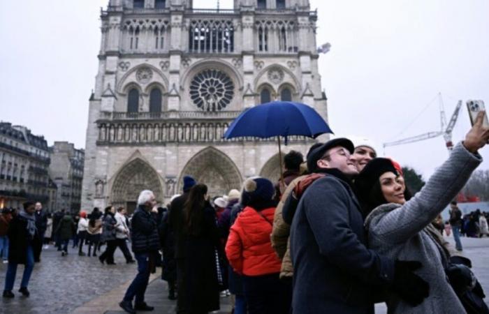 Notre-Dame de Paris celebra il Natale per la prima volta dall'incendio: notizie