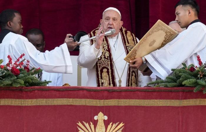 Papa Francesco si rivolge all'Ucraina e al Medio Oriente nel messaggio natalizio Urbi et Orbi