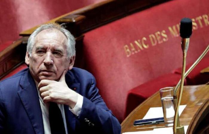 Francia: il governo Bayrou si insedia sotto il fuoco delle critiche