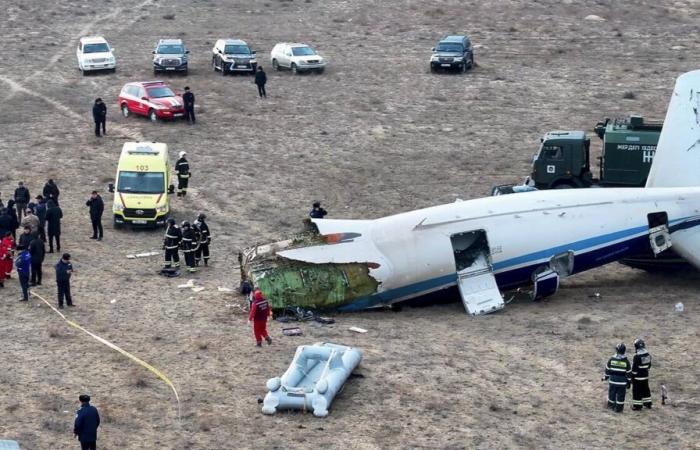 Sono 29 i sopravvissuti allo schianto di un aereo di linea dell'Azerbaigian Airlines in Kazakistan