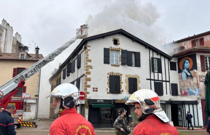 Bayonne: L'hotel di Monte Carlo ha chiuso dopo un incendio che ha distrutto il tetto, senza provocare feriti