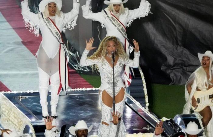 Beyoncé esegue i successi di “Cowboy Carter” durante l'Halftime Show di Natale della NFL su Netflix