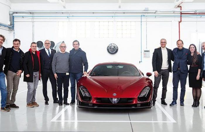 La prima Alfa Romeo 33 Stradale esce dai laboratori di preparazione – Oggi Marocco