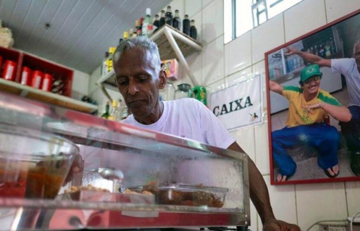 “Bruninho è venuto qui!”: un bar brasiliano trasformato dopo una visita a sorpresa di Bruno Mars