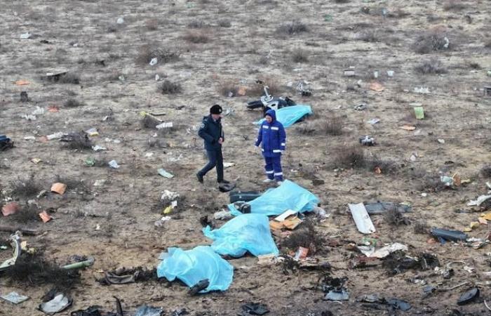 Un aereo dell'Azerbaigian Airlines precipita in Kazakistan, vicino alla città di Aktau, uccidendo almeno 38 persone