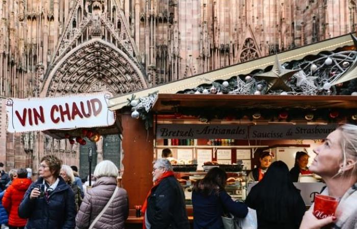 l'apertura unica del mercatino di Natale il 25 dicembre delizia i visitatori