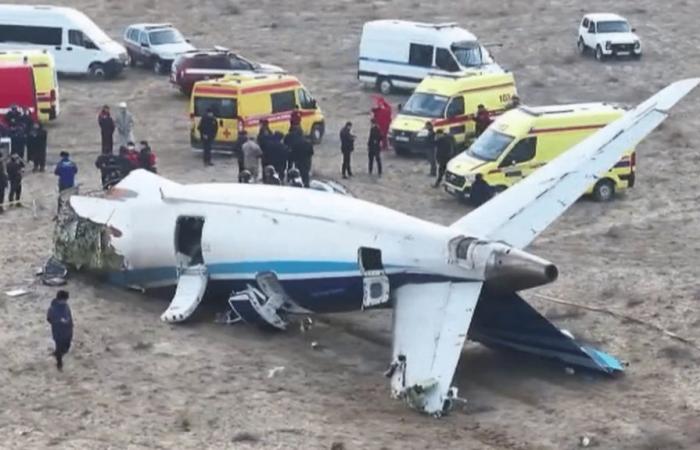 Precipita aereo dell'Azerbaigian Airlines, almeno 32 sopravvissuti