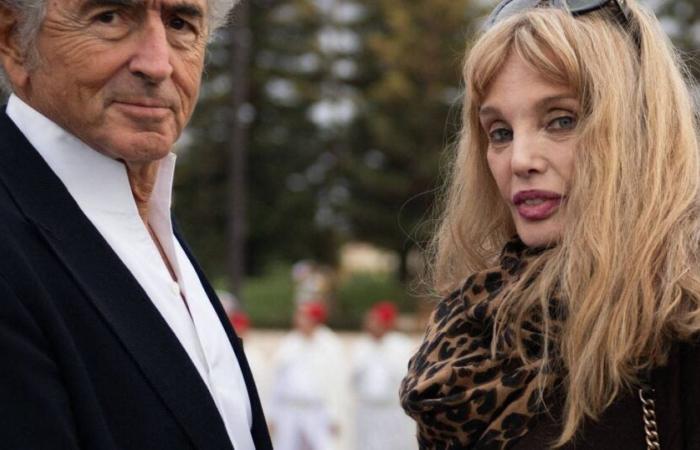 “Sono fatta per lui”: Arielle Dombasle, la sua cotta per Bernard-Henri Lévy quando lui non era nemmeno presente