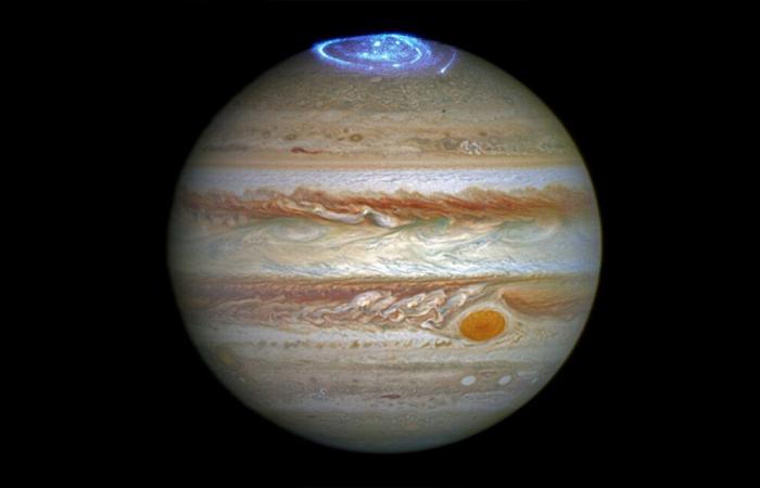 Queste enormi tempeste scuotono Giove e ne cambiano l'aspetto, ecco come osservarle con un semplice telescopio