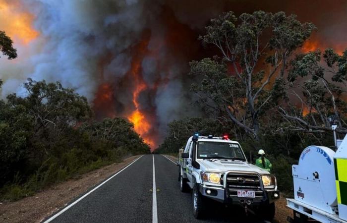 In Australia si moltiplicano le richieste di evacuazione a causa di un grave incendio