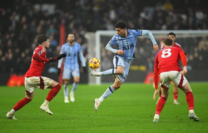 Nottingham Forest 1 Tottenham 0: Nuno ride per ultimo, Spence espulso