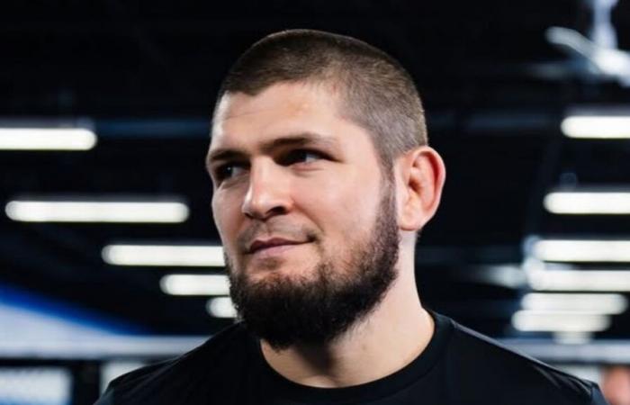 L'ex avversario di Khabib racconta la sua esperienza affrontandolo: “È come affrontare un…”