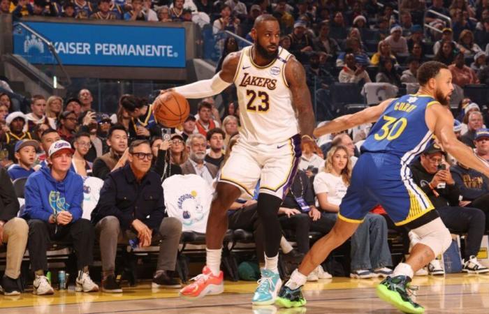 LeBron James e Steph Curry consegnano mentre i Lakers vincono la classica di Natale