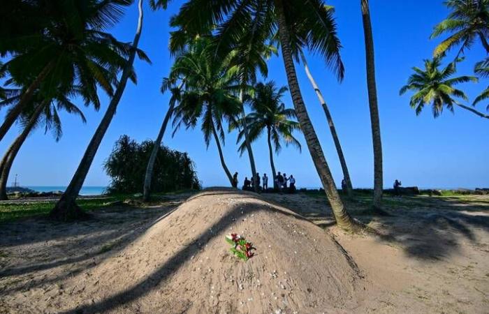 In immagini – L’Asia commemora il 20° anniversario dello tsunami più mortale della storia