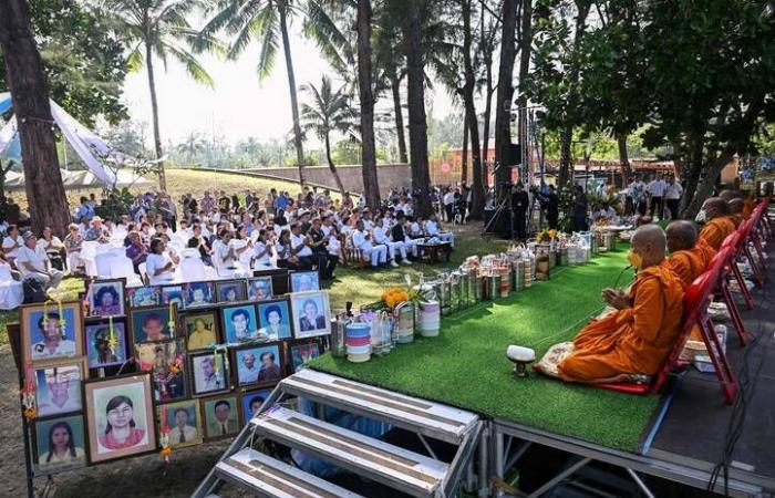 In immagini – L’Asia commemora il 20° anniversario dello tsunami più mortale della storia