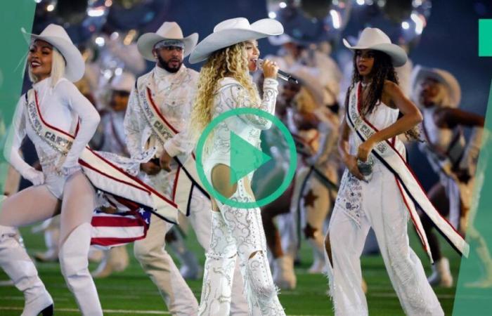 Beyoncé brilla come una texana pura per il suo spettacolo dell'intervallo in una partita di Natale della NFL a Houston