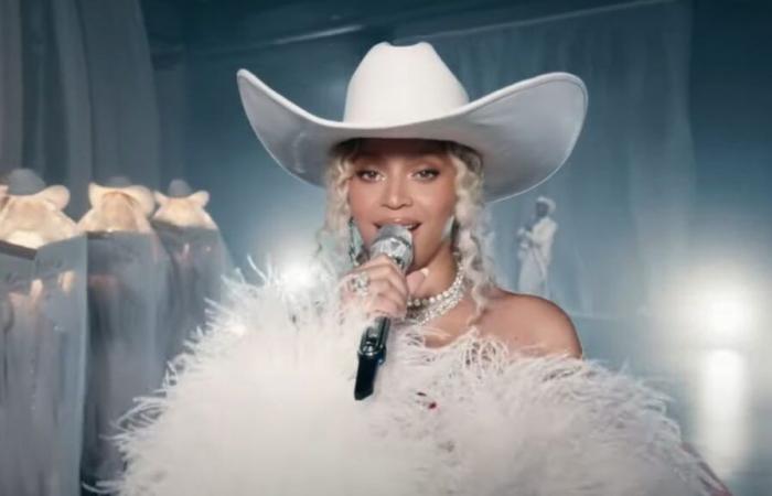 La bella sorpresa di Beyoncé per il suo concerto ad una partita della NFL