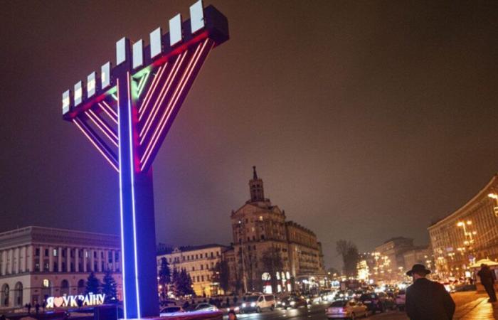 La festa ebraica delle luci, Hanukkah, celebrata in una rara coincidenza con il Natale