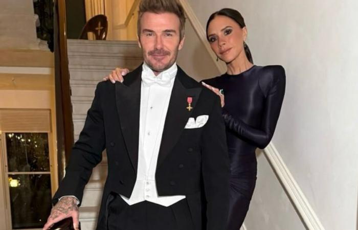 David e il suo tacchino, Victoria in pigiama a righe, Cruz alla chitarra… Il folle giorno di Natale dei Beckham