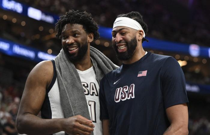 “Mi sto divertendo” – la reazione dei fan dell'NBA agli insoliti infortuni di Anthony Davis e Joel Embiid il giorno di Natale