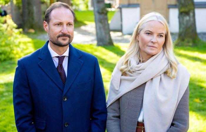 Haakon e Mette-Marit dalla Norvegia parlano apertamente del “caso Marius”