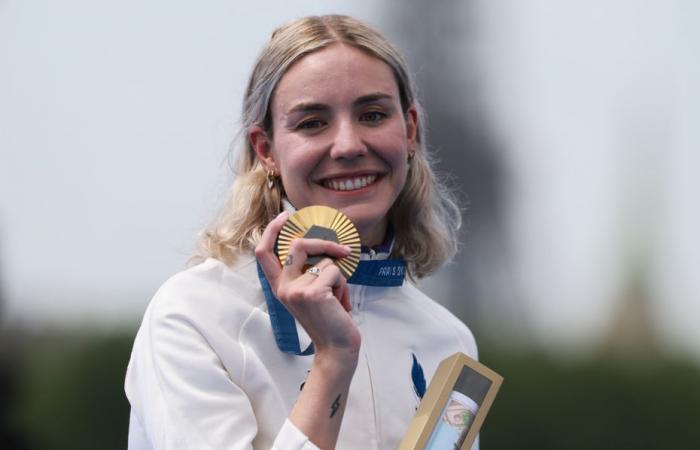 Parigi 2024. Dopo la medaglia d’oro, la triatleta della Riviera Cassandre Beaugrand incoronata “Campione dei campioni” da “L’Équipe”