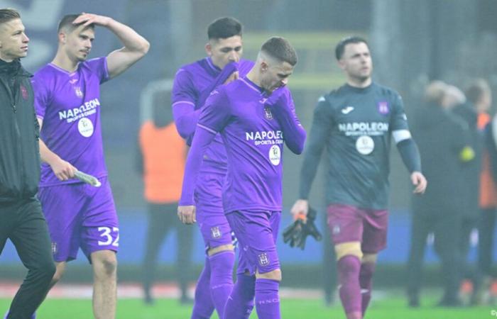 “Abbiamo di nuovo i piedi per terra”: l’Anderlecht chiude il 2024 in tono basso dopo un altro colpo di Dender