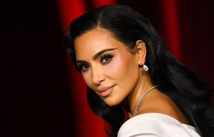 “Lo farebbe gratis per la famiglia, ma viene pagato”: la divertente tradizione di Kim Kardashian per i suoi figli a Natale