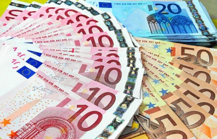 L’euro scende al livello più basso degli ultimi due anni rispetto al dollaro