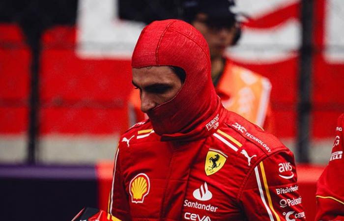 Formula 1 | Carlos Sainz saluta la Ferrari all’arrivo di Lewis Hamilton