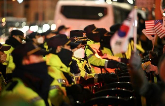 A Seul si scontrano manifestanti pro e anti-Yoon