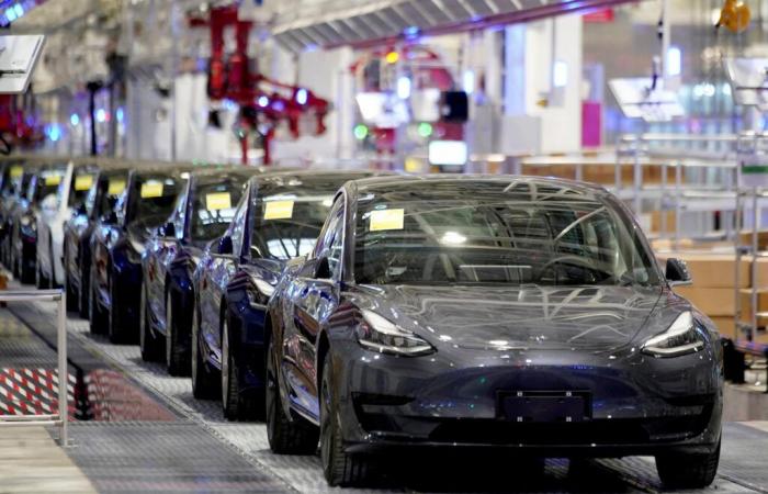 Consegne a mezz’asta per Tesla, che crolla in Borsa