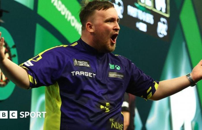 Luke Littler affronterà Michael van Gerwen nella finale del campionato mondiale di freccette PDC