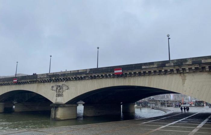 Parigi: trovato morto un giovane afghano sotto il ponte Iéna, aperta un’inchiesta