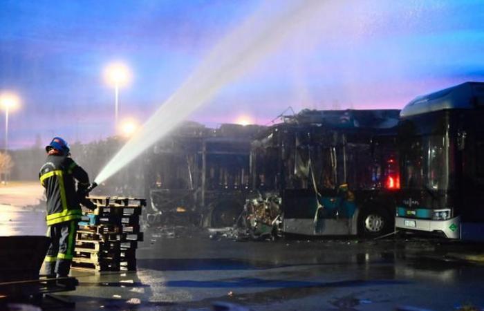 Sette autobus a idrogeno distrutti da un incendio in un deposito a Danjoutin, nel Territorio di Belfort