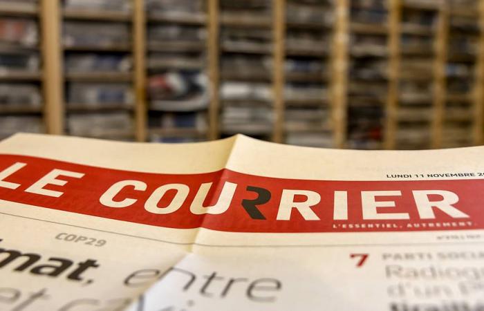 Quattro giornalisti condividono la redazione di Le Courrier