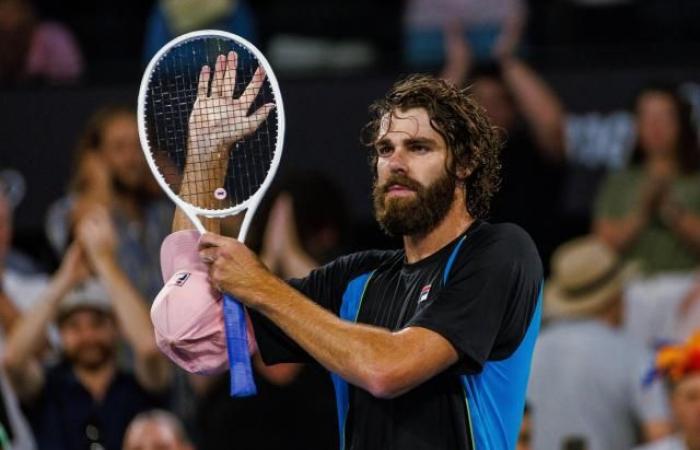 Reilly Opelka sorprende Novak Djokovic a Brisbane e raggiunge Giovanni Mpetshi Perricard in semifinale