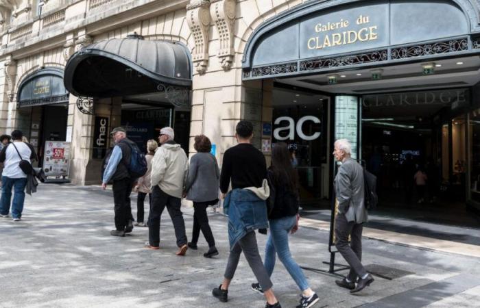 La Fnac sugli Champs-Élysées chiude: per l’occasione, la marca organizza oggi una gigantesca svendita!